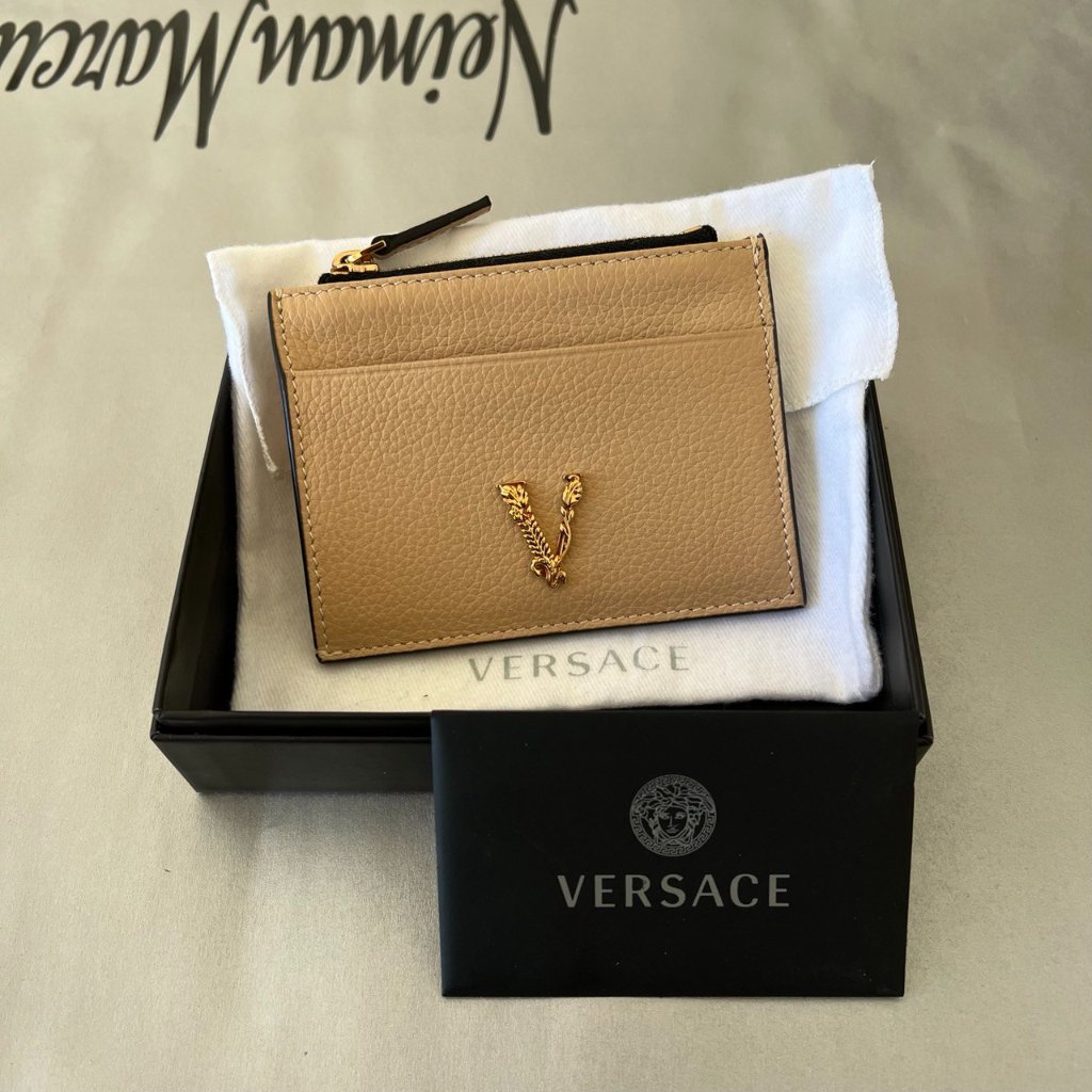 Versace Virtus Logo Grained Leather Zipper Card Holder Wallet Beige New With Box